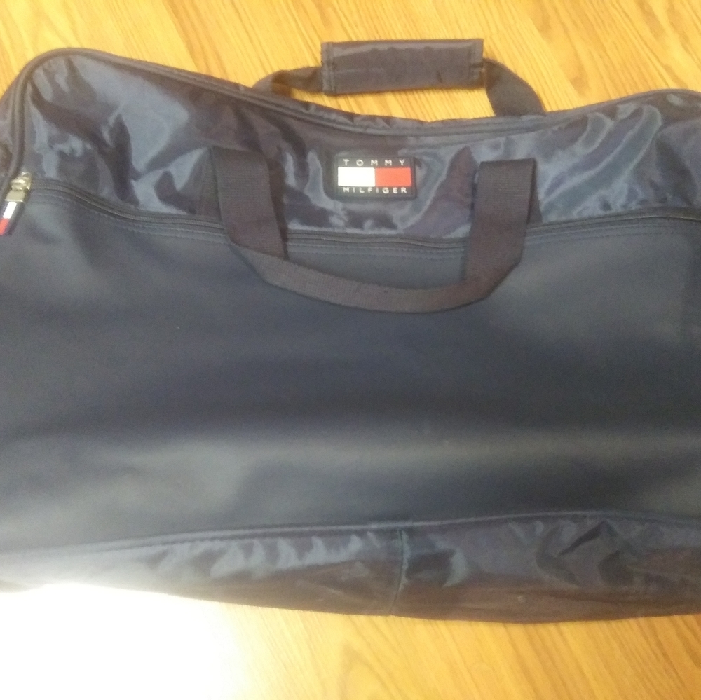 New tommy hilfigure duffle bag large
